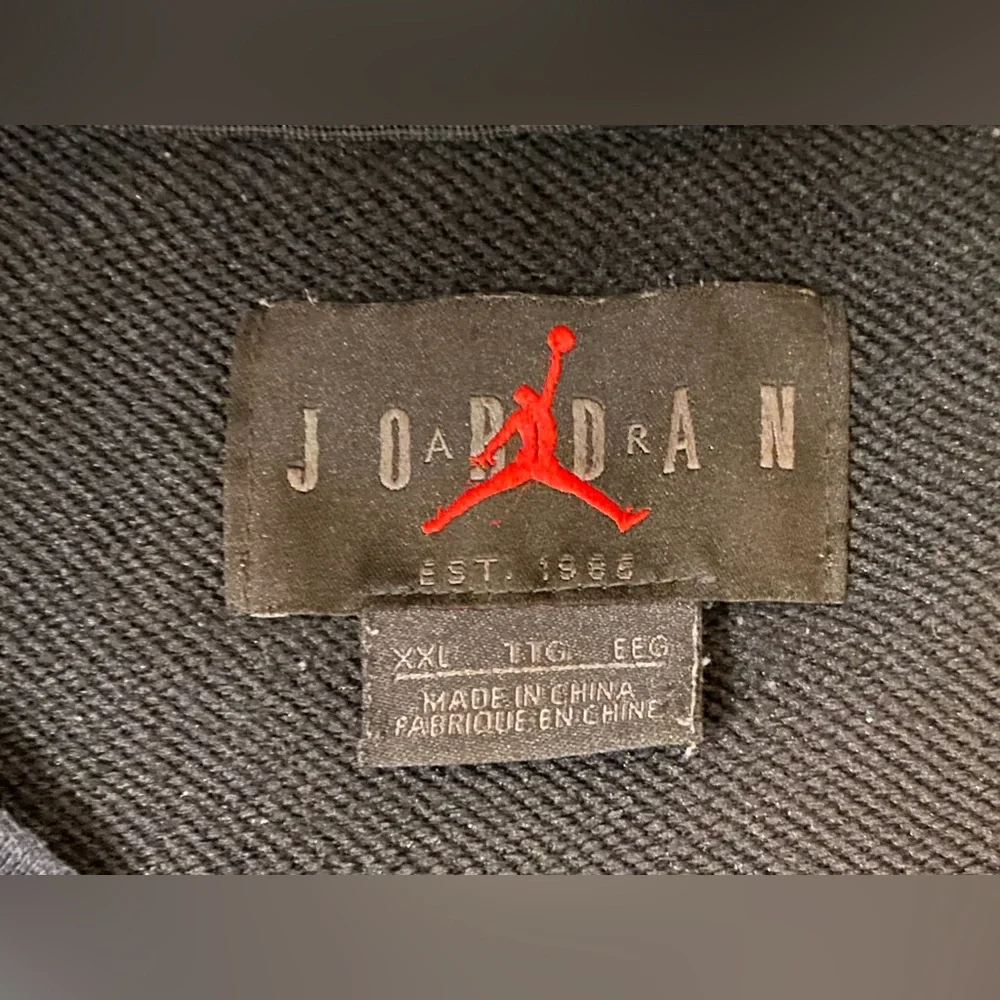 Air Jordan Long Sleeve Shirt 2XL.